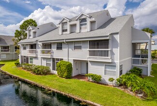 Stones Throw Condominium in St. Petersburg, FL - Building Photo - Building Photo