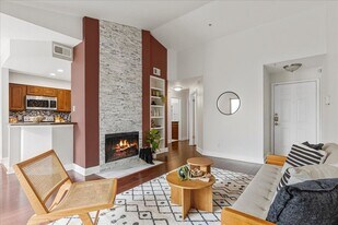 6000 Shepherd Mountain Cove in Austin, TX - Building Photo