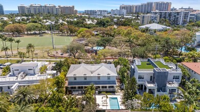 442 Fernwood Rd in Key Biscayne, FL - Building Photo - Building Photo