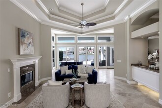 255 Bay Point in Naples, FL - Foto de edificio - Building Photo