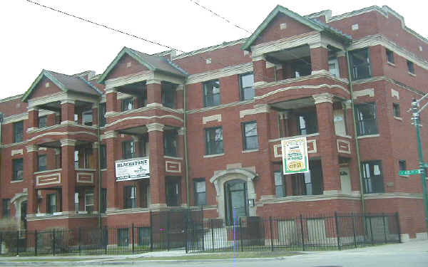 Carmel Fields in Chicago, IL - Building Photo