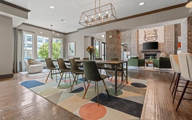 Riverhouse Apartments