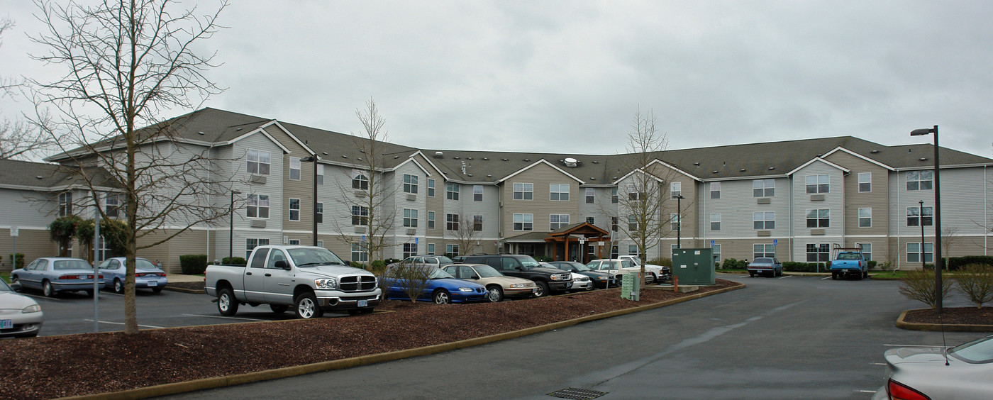 Clayton Meadows in Albany, OR - Building Photo