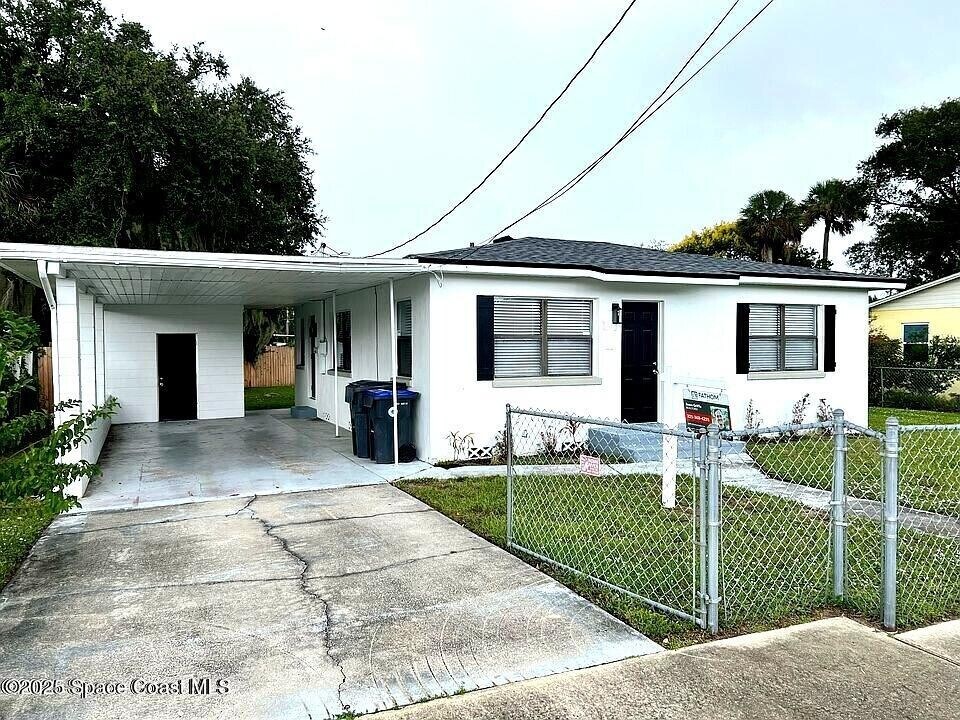 814 Tropic St in Titusville, FL - Building Photo