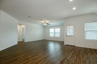 200 Coventry Dr in Hutto, TX - Building Photo - Building Photo