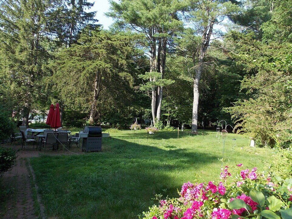 54 Hungary Rd in Granby, CT - Building Photo
