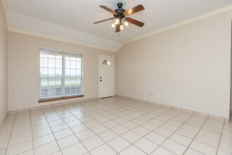 12444 County Rd 499 in Lindale, TX - Building Photo - Building Photo