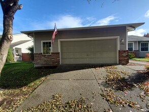 2966 Sprague St in Port Orchard, WA - Building Photo - Building Photo
