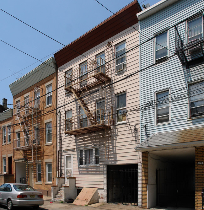 314 E Kinney St in Newark, NJ - Building Photo - Building Photo