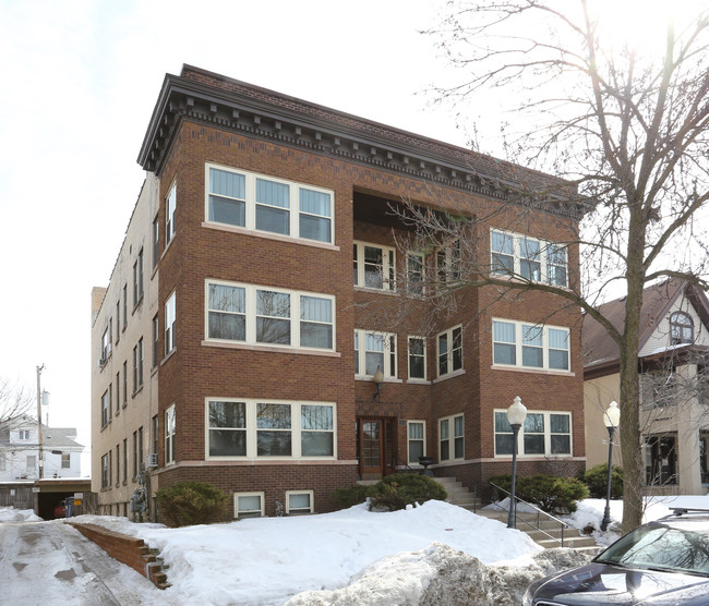 1925 DuPont Ave S in Minneapolis, MN - Building Photo - Building Photo