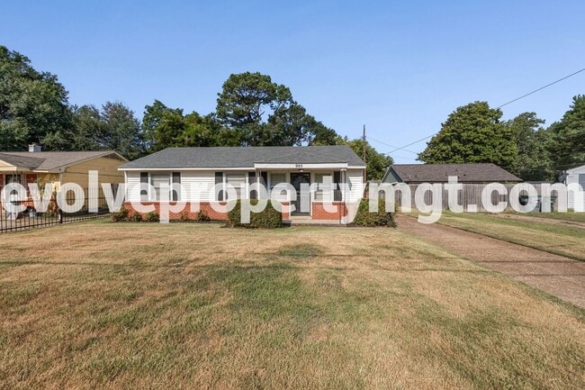 property at 995 Avon Rd