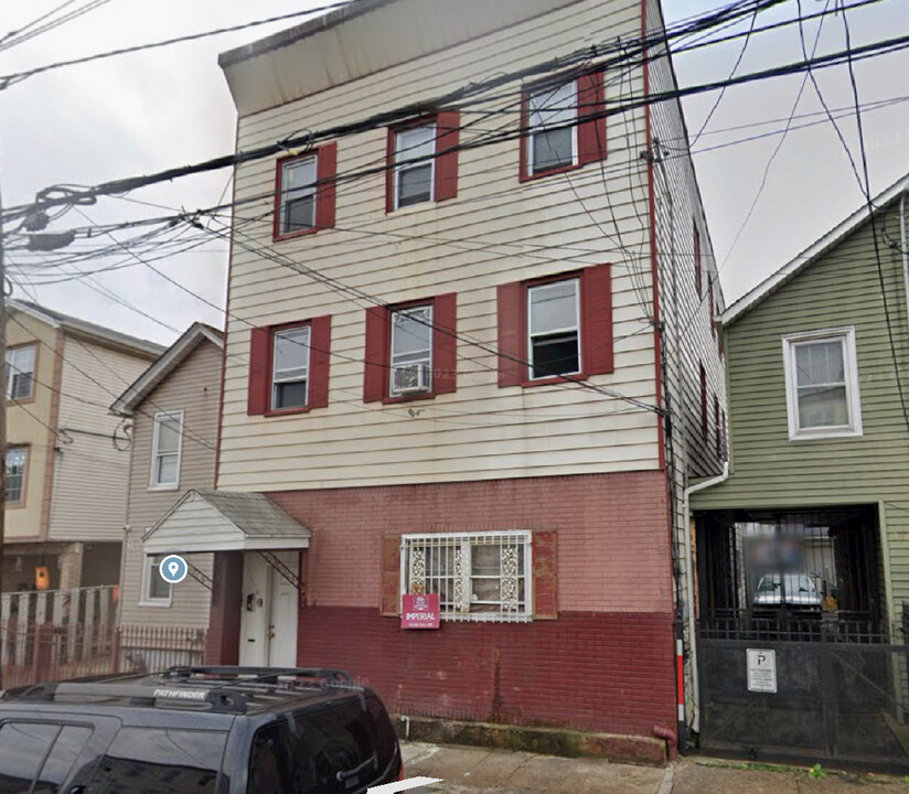 316 E Jersey St, Unit 2 in Elizabeth, NJ - Building Photo