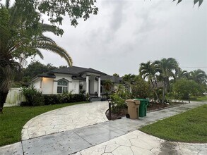 7400 SW 37th Ct in Davie, FL - Building Photo - Building Photo