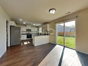 306 Nelsen St NE in Orting, WA - Building Photo - Building Photo