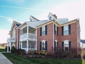 854 W Summerfield Gln Cir, Unit 2 in Ann Arbor, MI - Building Photo