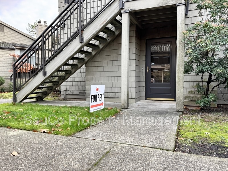 63 Galen St in Lake Oswego, OR - Building Photo