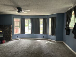 49801 Canoga Dr in Oakhurst, CA - Building Photo - Building Photo