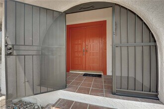 6320 Peppermill Dr in Las Vegas, NV - Building Photo - Building Photo