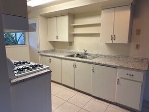 232-242 N Holly St in Orange, CA - Building Photo - Building Photo