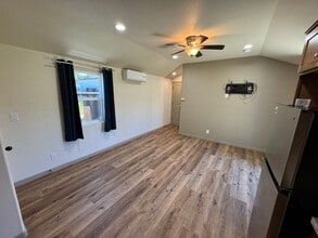 1709 Ventura St in Kingsburg, CA - Building Photo - Building Photo