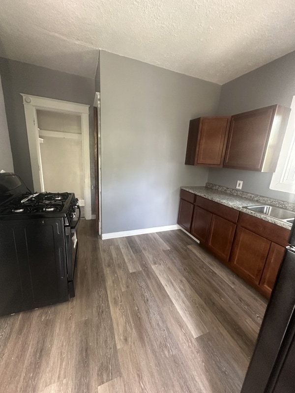 3295 E 135th St in Cleveland, OH - Building Photo - Building Photo