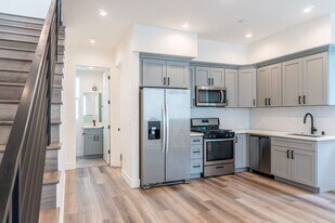 525 Normandie Ave in Los Angeles, CA - Building Photo