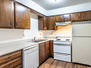 3035 Puckett Rd in Kansas City, KS - Building Photo - Building Photo
