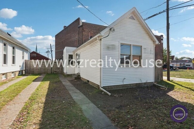property at 218 E Park St