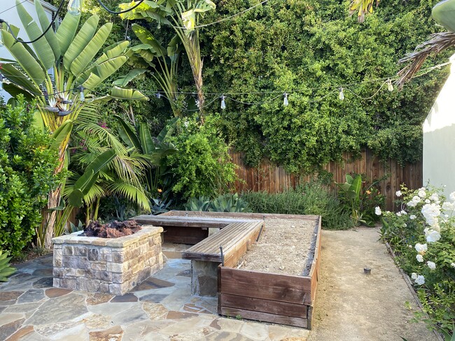 property at 6551 Fountain Ave