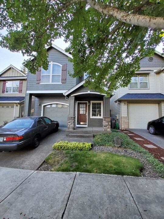 16569 SW 134th Terrace in King City, OR - Building Photo