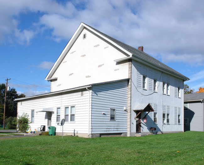 221 Central Rd in Bloomsburg, PA - Foto de edificio - Building Photo