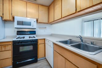 Le Tournesol in Davis, CA - Building Photo - Interior Photo