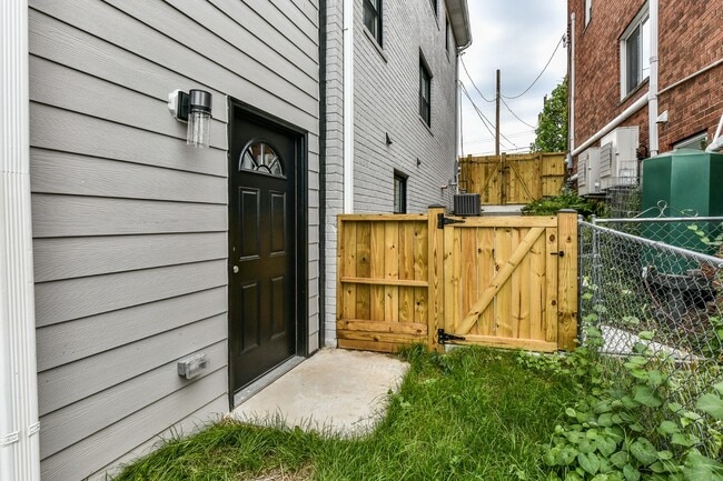 5352 Chillum Pl NE, Unit Bsmt