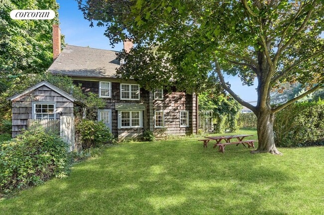 560 Bridge Ln in Sagaponack, NY - Building Photo - Building Photo