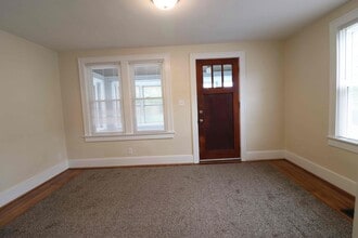 1823 Dallas Ave in Cincinnati, OH - Building Photo - Building Photo