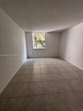 14321 N Kendall Dr in Miami, FL - Building Photo - Building Photo