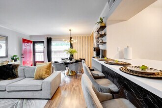 4368 Cedar Springs Rd in Dallas, TX - Building Photo - Building Photo