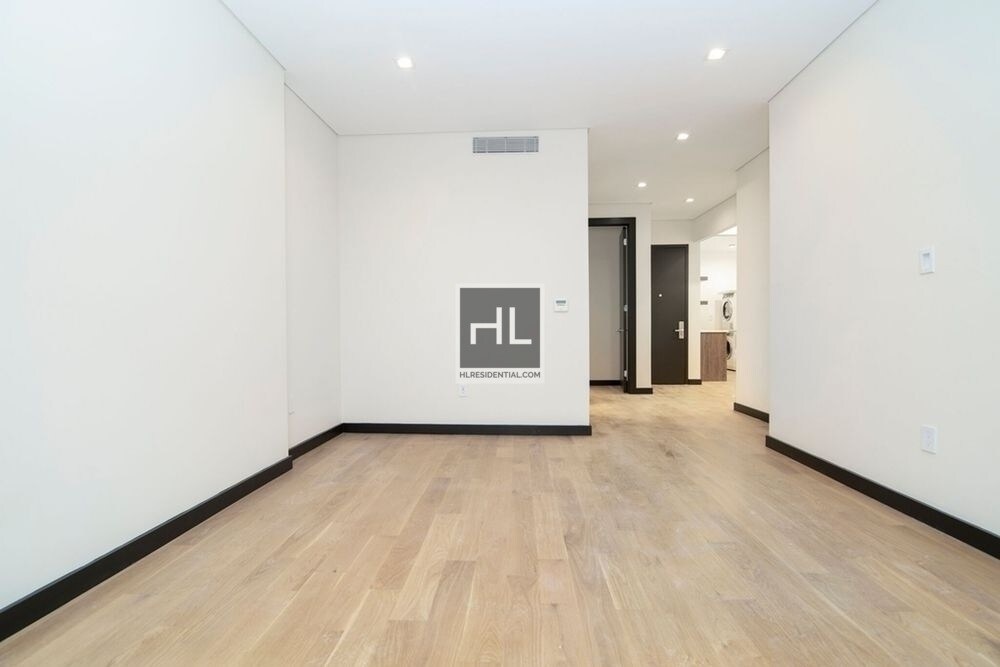 137 Thompson St-Unit -2 in New York, NY - Building Photo