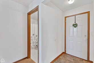 1351 Cunat Ct in Lake In The Hills, IL - Building Photo - Building Photo