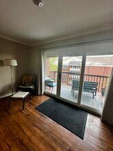 564 Sarah Ln, Unit 401 in Creve Coeur, MO - Foto de edificio - Building Photo