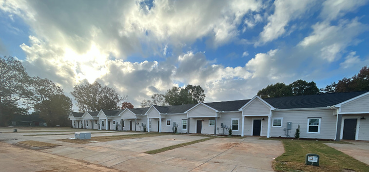 Welcome to Indian Creek Townhomes – Your P... in Huntsville, AL - Foto de edificio