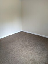 211 N Greenbriar Rd in Carterville, IL - Building Photo - Building Photo