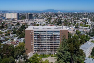 1 Kelton Ct in Oakland, CA - Building Photo - Building Photo