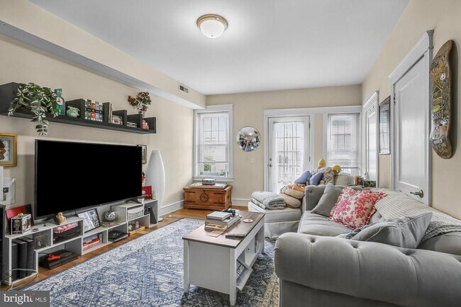 6168 Ridge Ave in Philadelphia, PA - Building Photo - Building Photo