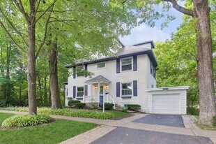 2078 Linden Ave in Highland Park, IL - Building Photo