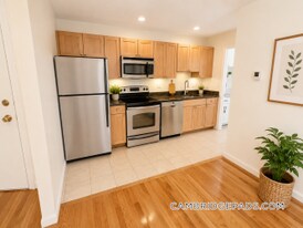 126 Clifton St, Unit 4 in Cambridge, MA - Building Photo