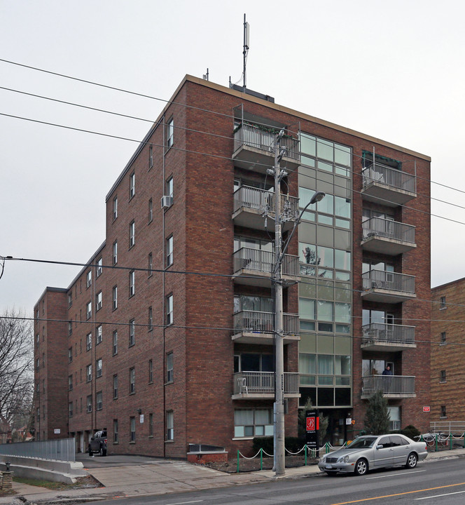 1291 Bayview Ave in Toronto, ON - Building Photo