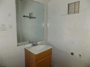 605 East Ave in Shinnston, WV - Building Photo - Building Photo