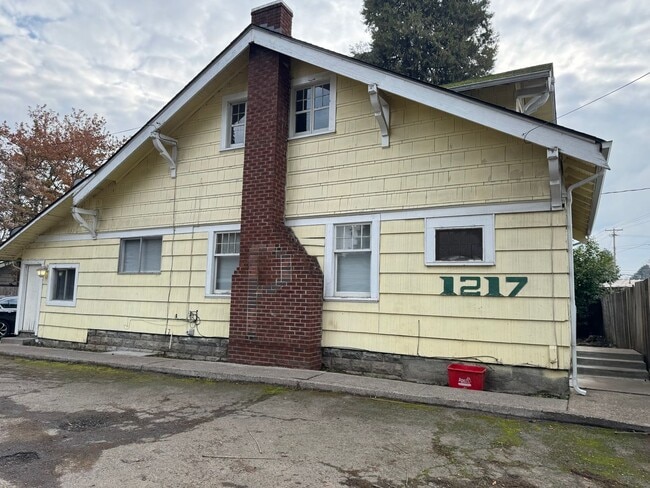 property at 1217 River Rd