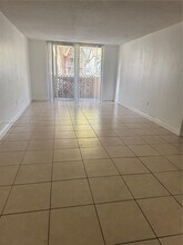 1800 Sans Souci Blvd in North Miami, FL - Building Photo - Building Photo